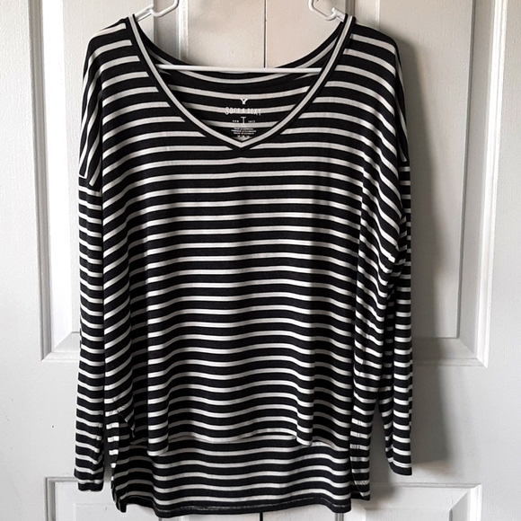 American Eagle Outfitters Tops - American eagle long sleeve